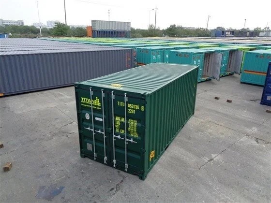 Second image of Contentor com 20 pinos duplos e novas portas verdes.