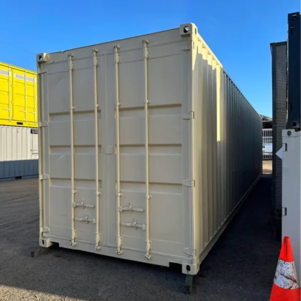 Contentor de 40′ x 8′ pés com rodas