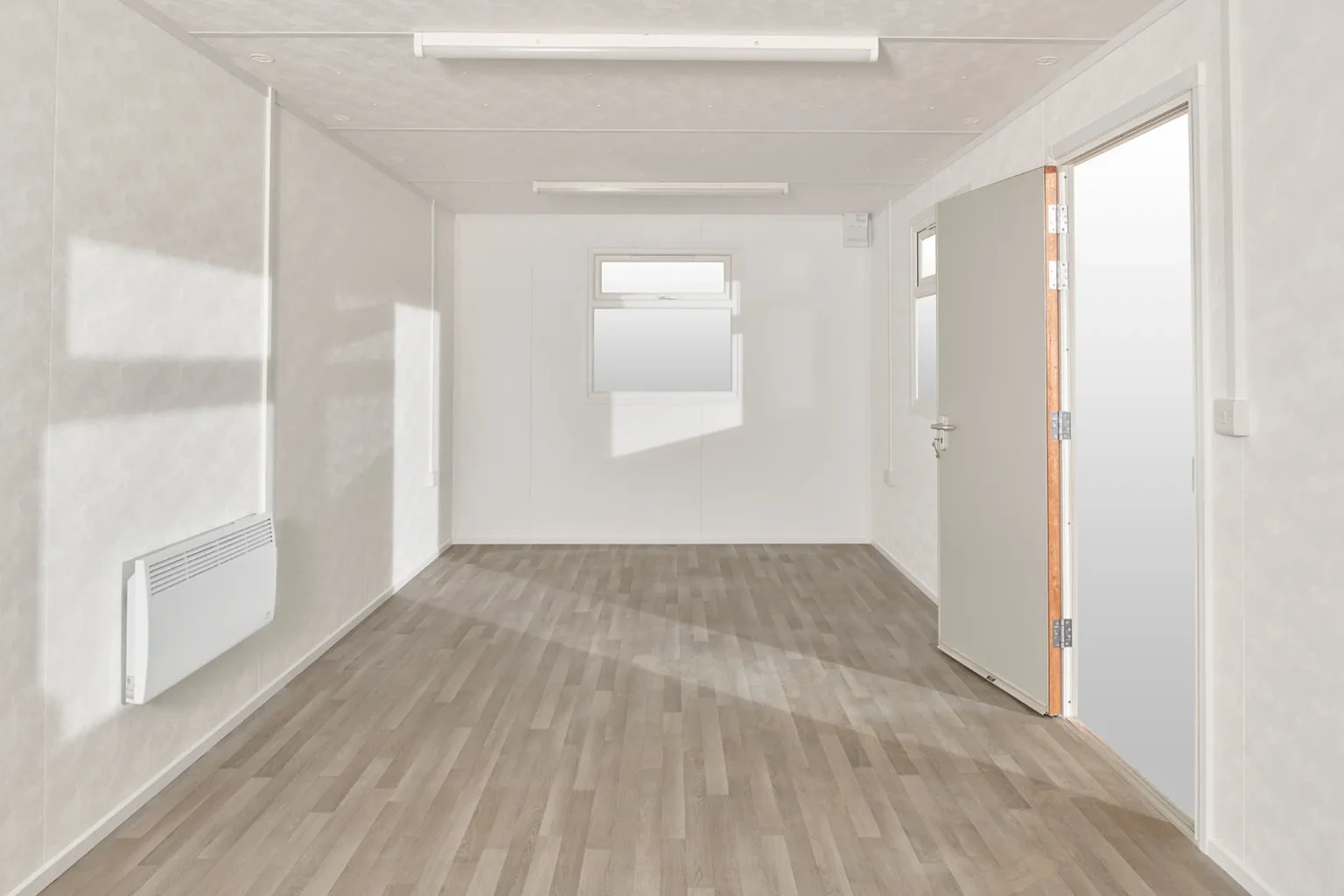 24 x 10 Fuß große Hütte auf verstellbaren Standbeinen – Bild 3