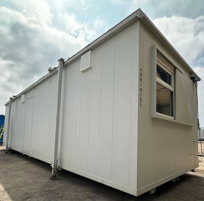 Großer Bürocontainer mit Sanitäranlagen 9,7 x 3 m . – Bild 2