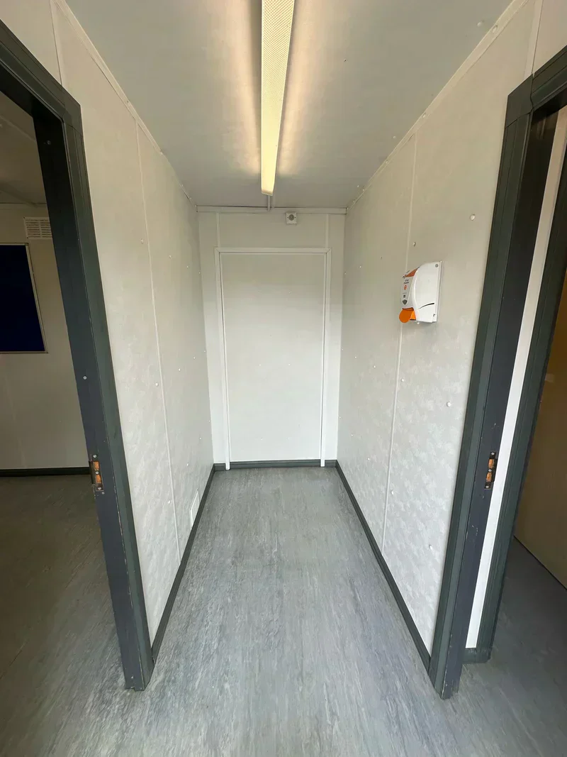 Großer Bürocontainer mit Sanitäranlagen 9,7 x 3 m . – Bild 6
