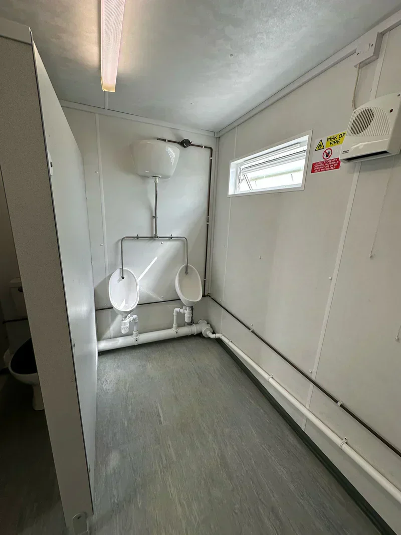 Großer Bürocontainer mit Sanitäranlagen 9,7 x 3 m . – Bild 7