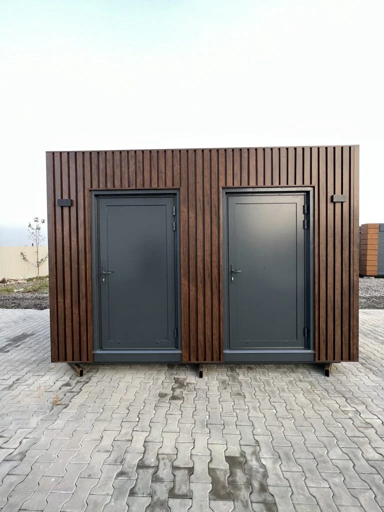 Premium-Badezimmerkabine: separate Dusche und Toilette. – Bild 3