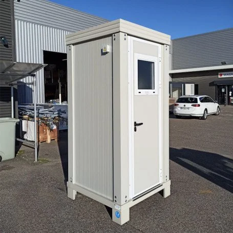 Neues Sanitärmodul S1 mit Toilette und Waschbecken.