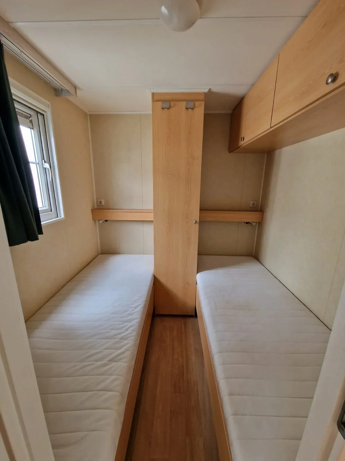 TULA T3 Mobilheim – Ausgestattete Küche und Badezimmer – Bild 12